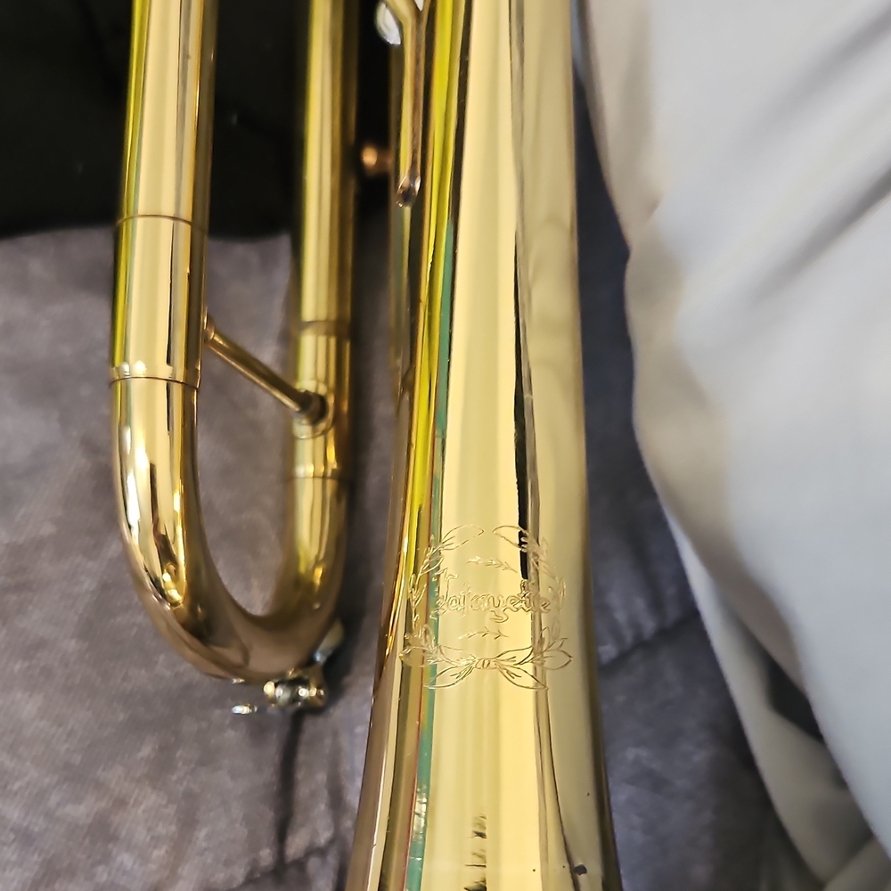 LaFayette Bb Trumpet Standard Type Brass Lacquered Gold Piston Valves with Case - Picture 3 of 5